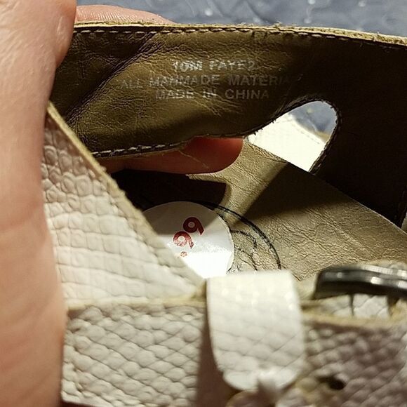 Hocus Pocus white wedge sandals size 10 - Picture 6 of 7